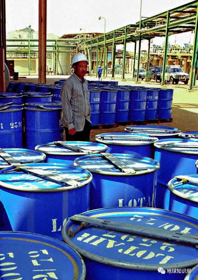 （在鈾礦工作的礦工 圖：壹圖網）