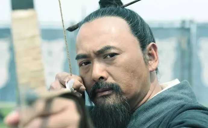 電視劇孔子中所展示的孔子射箭形象
