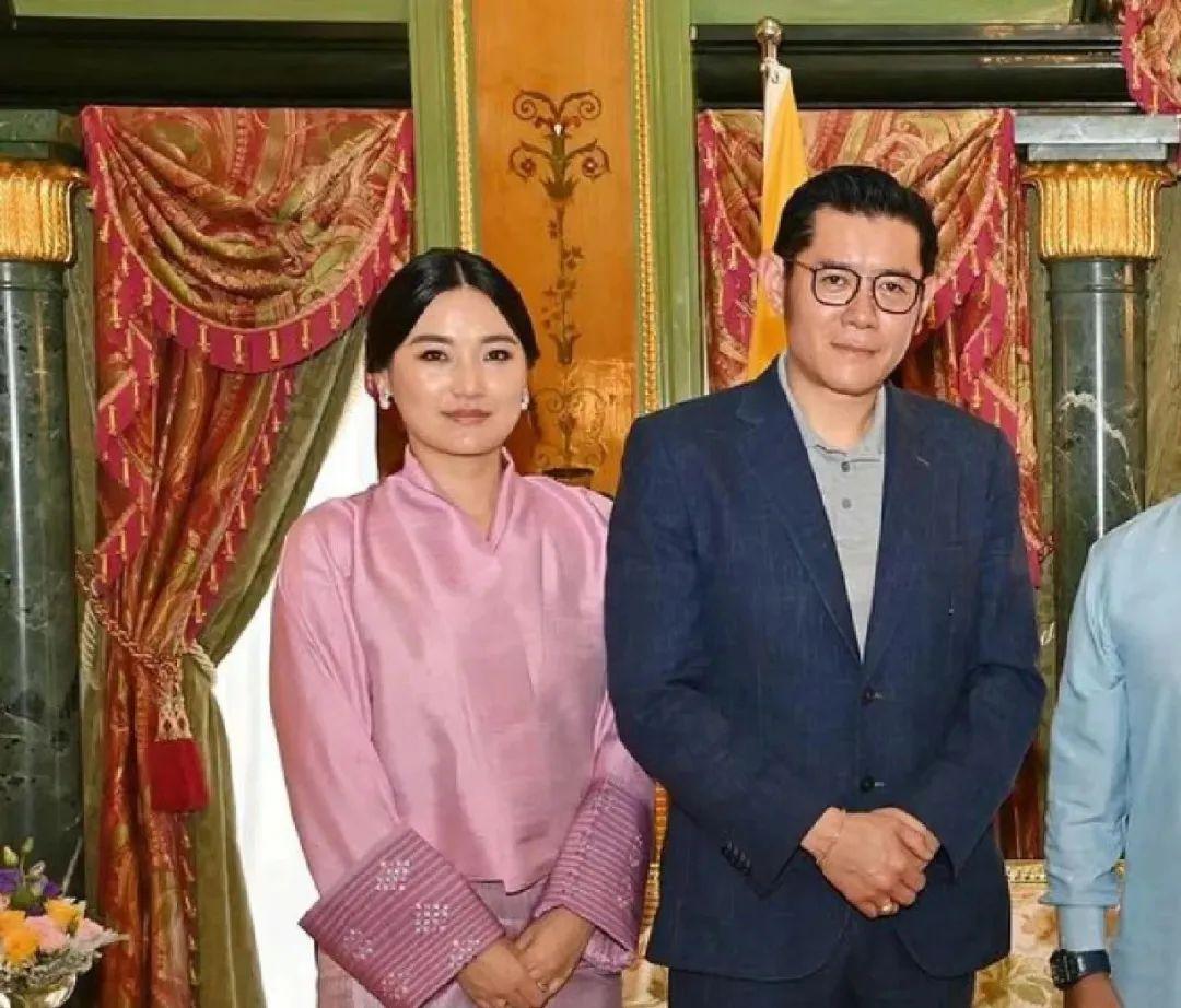 4928d7cd-8922-45e9-8dfc-33f6370770e5