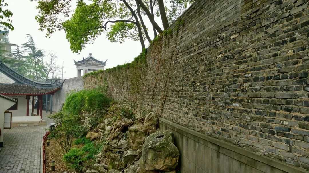 保存至今的川沙古城牆殘段