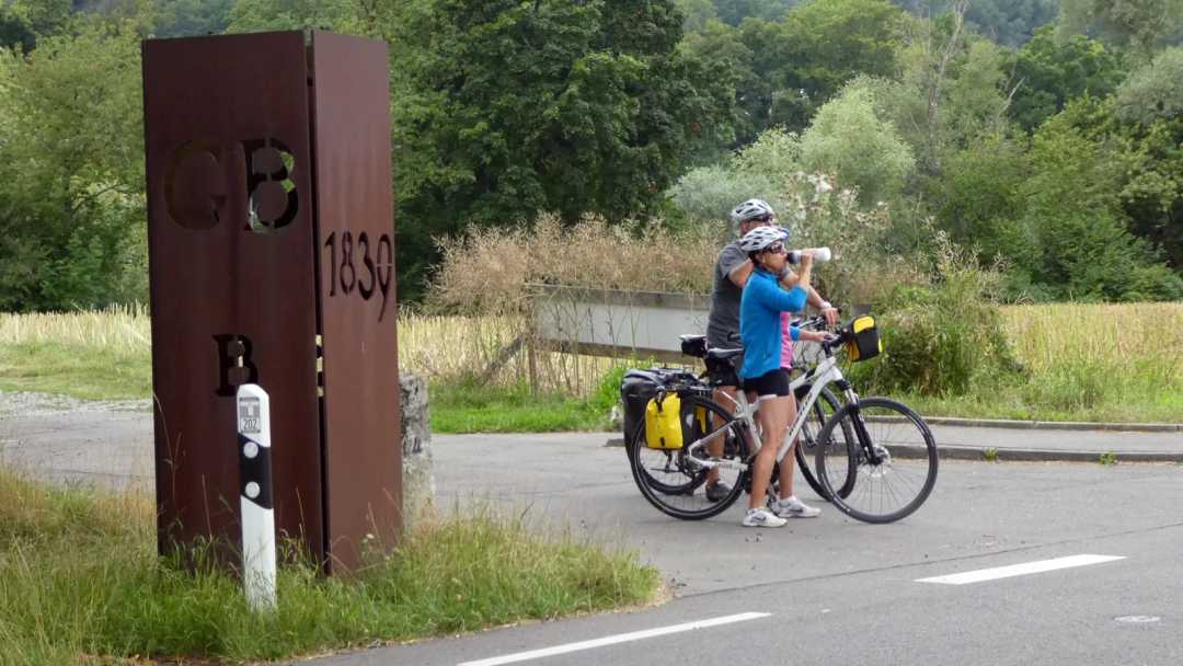 84271d72fc6a35eace3dd54b86cd93839be319df 布辛根,符騰堡和瑞士1839年劃定邊境