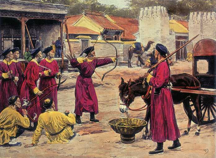 北京街道上練習射箭的士兵