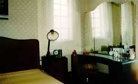 a593b7f3441416cccc33f3c4184275b27aad7cfc 梳妝檯椅