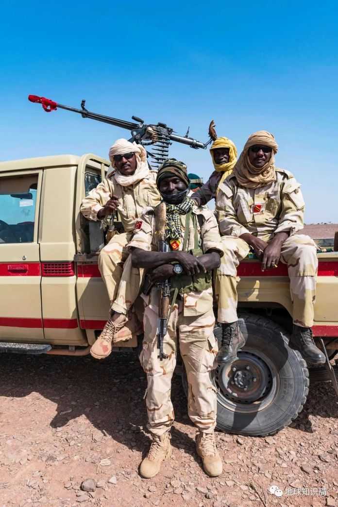 ac1667ee46bf7ce9745576cc26fd7c41aedd4c50 (尼日武裝人員 圖:壹圖網)