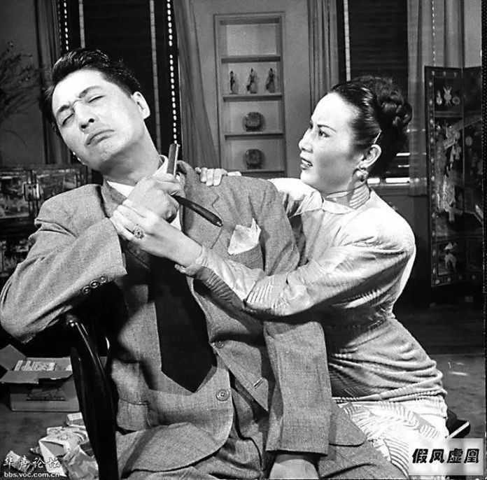 c325dbd4fcc5b5fd67bbcc65665462d4eb7f2863 石揮在假鳳虛凰的劇照