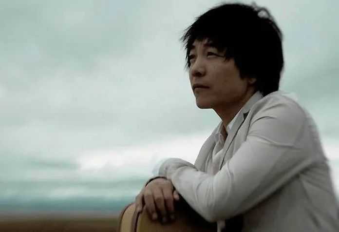 d0c9af9588fdbc73f5db8e53e5d2485f3f5b7147 藍蓮花正是出自一個偶然的下午,