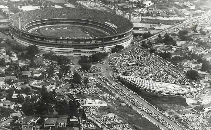 d1d652dce43f9fb8f94c531f68fc7349afbe5815 = 莫倫比體育場 =