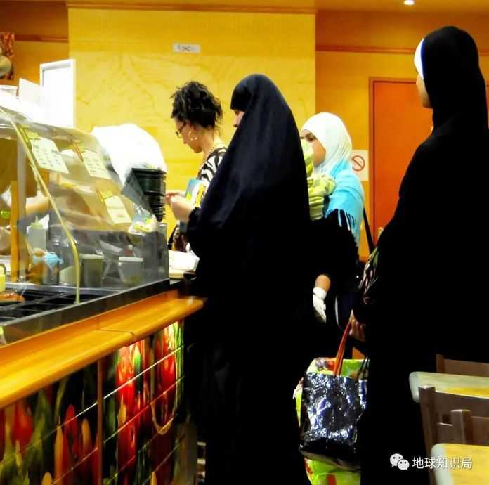 e33fd69e12fc7c6d0cf7f574288c84e43ae17136 (圖片:ChameleonsEye / Shutterstock)