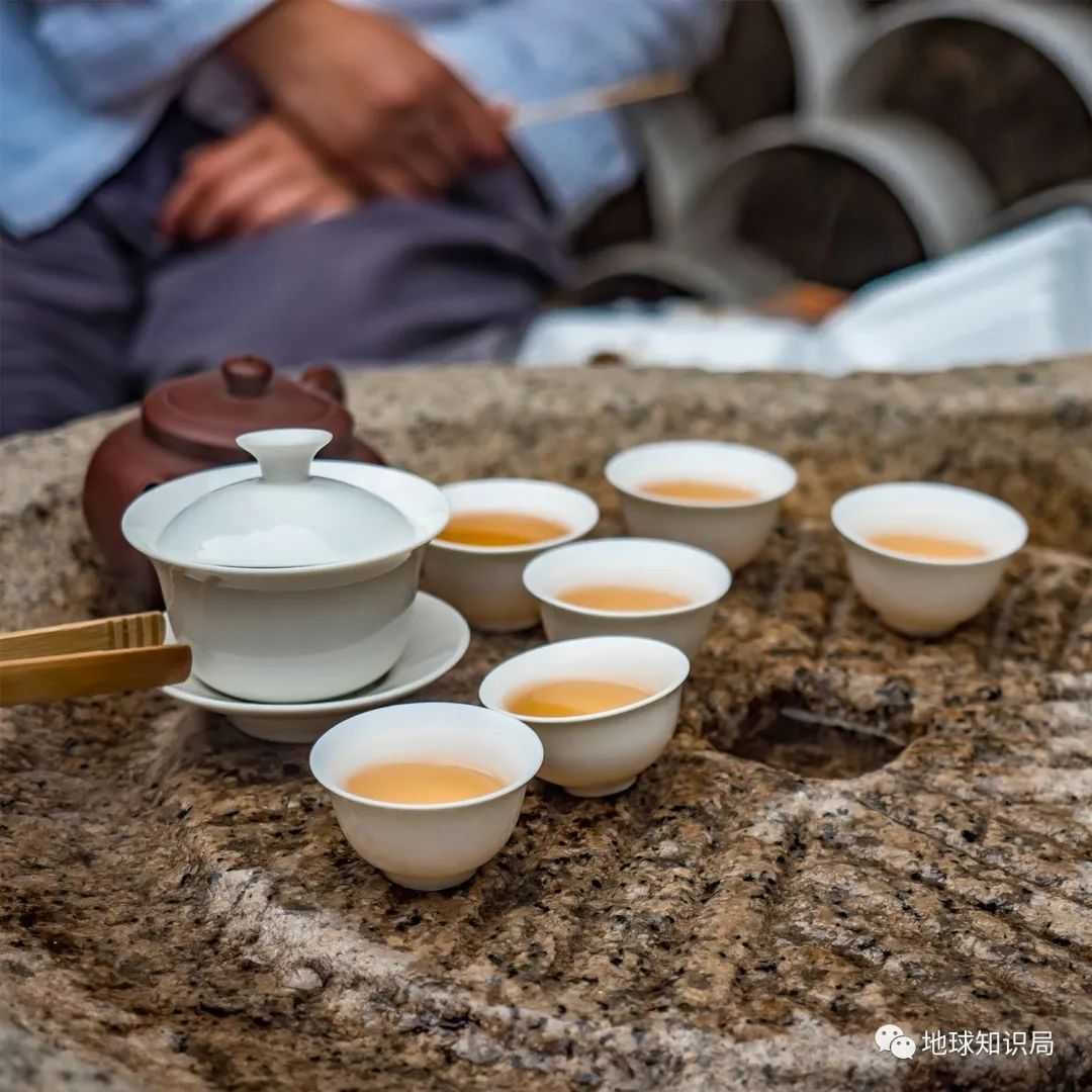 （潮州茶桌 圖：圖蟲創意）