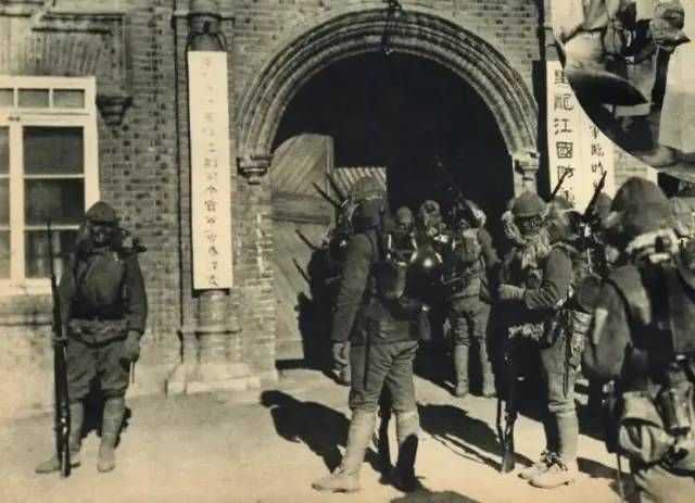 日軍侵佔中國東北