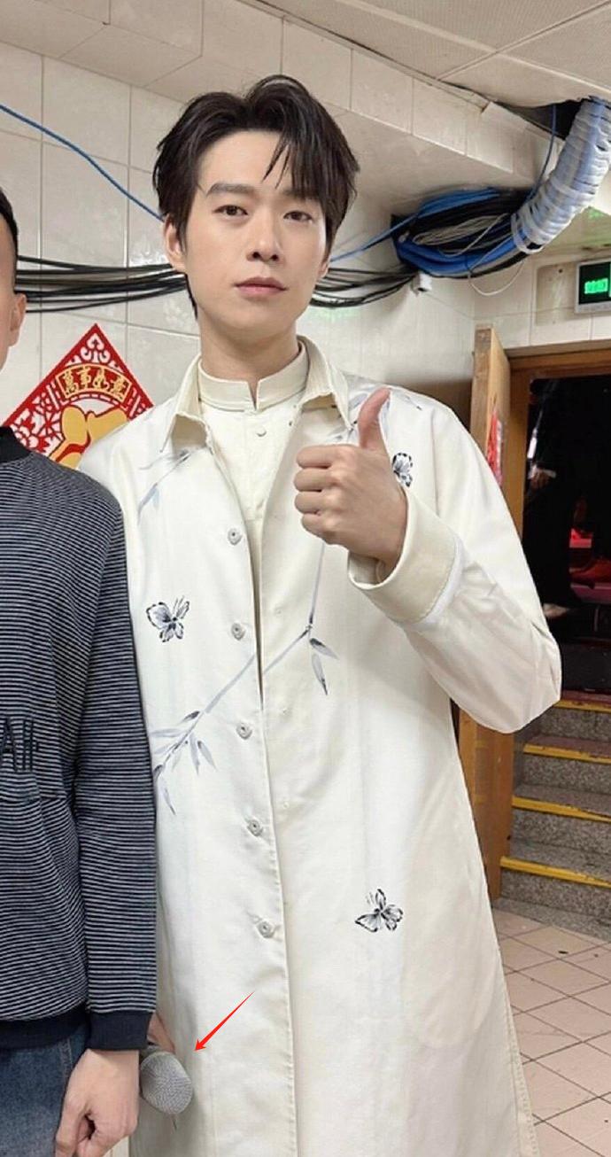 1598454d-3aef-44db-8de0-768d155e147f