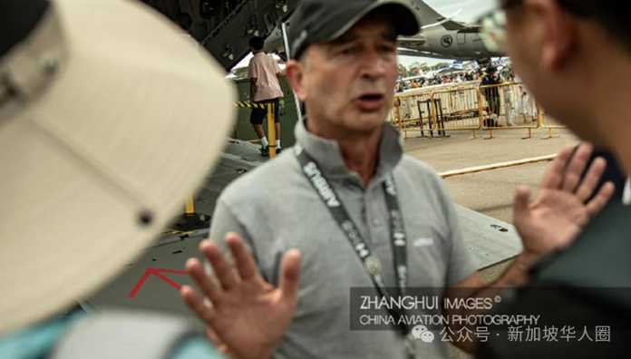 2c9330a7a70152c98b543d6c598cec6a23b9c906 遭到工作人員驅趕