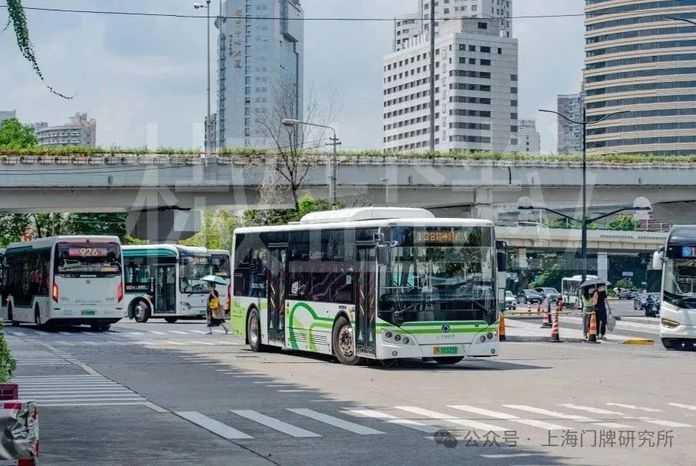 b163487e93656ba9b2e08ae1db62f58a4d883730