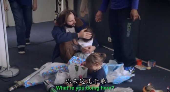 9a4de30ba8a7d1970dfda34c755589b1918cd85d 保姆只得向女主打電話求助