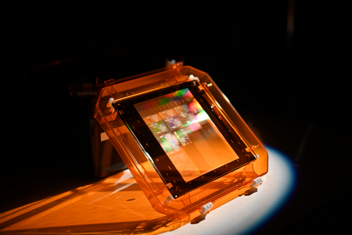 175386735966804400_a700xh